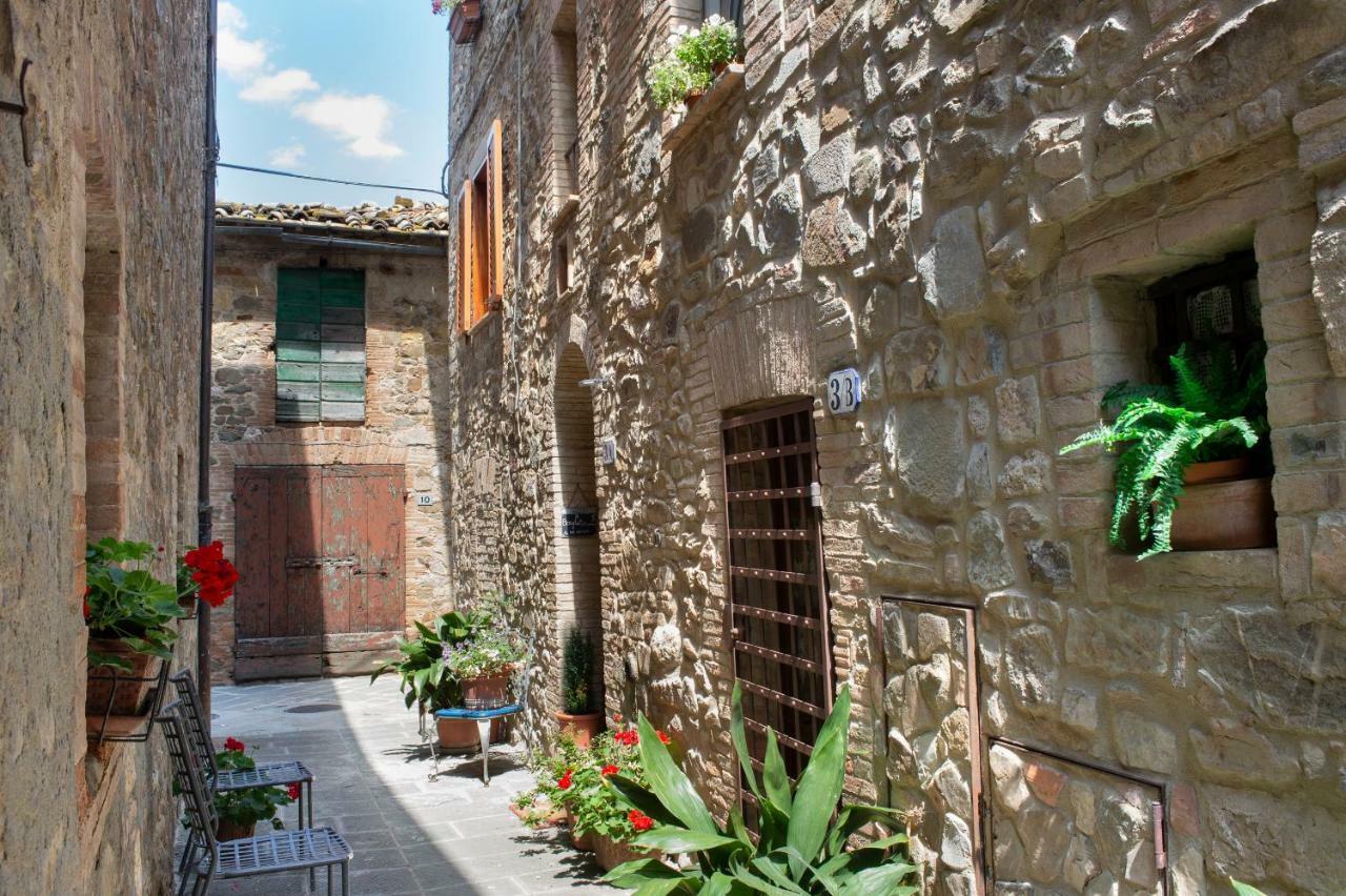Villa La Casa Di Alice Castelnuovo dellʼAbate Exterior foto