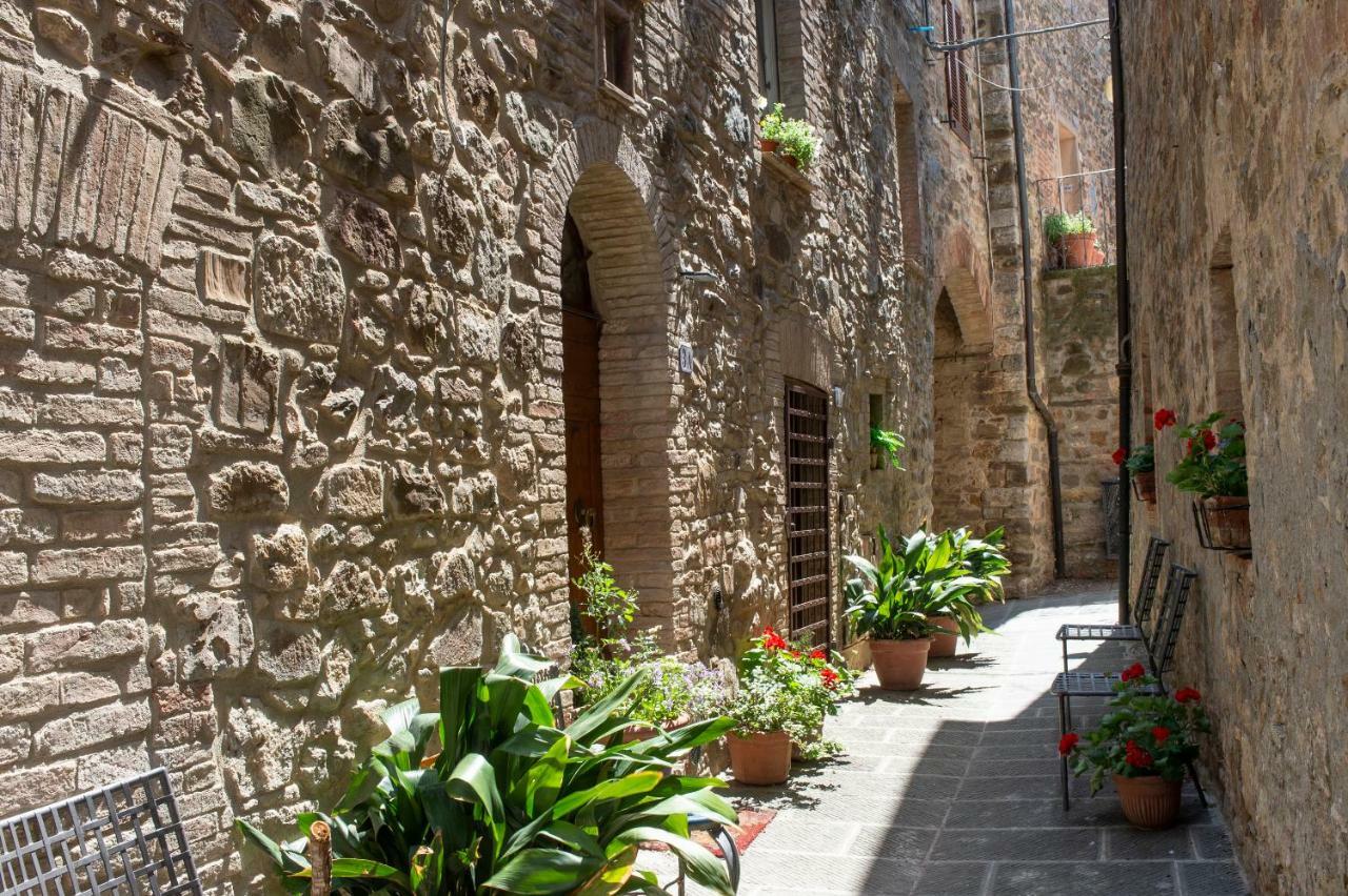Villa La Casa Di Alice Castelnuovo dellʼAbate Exterior foto